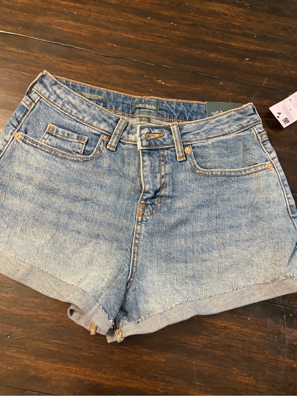 NWT ✨ wild fable rolled cuff Light Blue Denim High-Rise Jean Shorts size 4